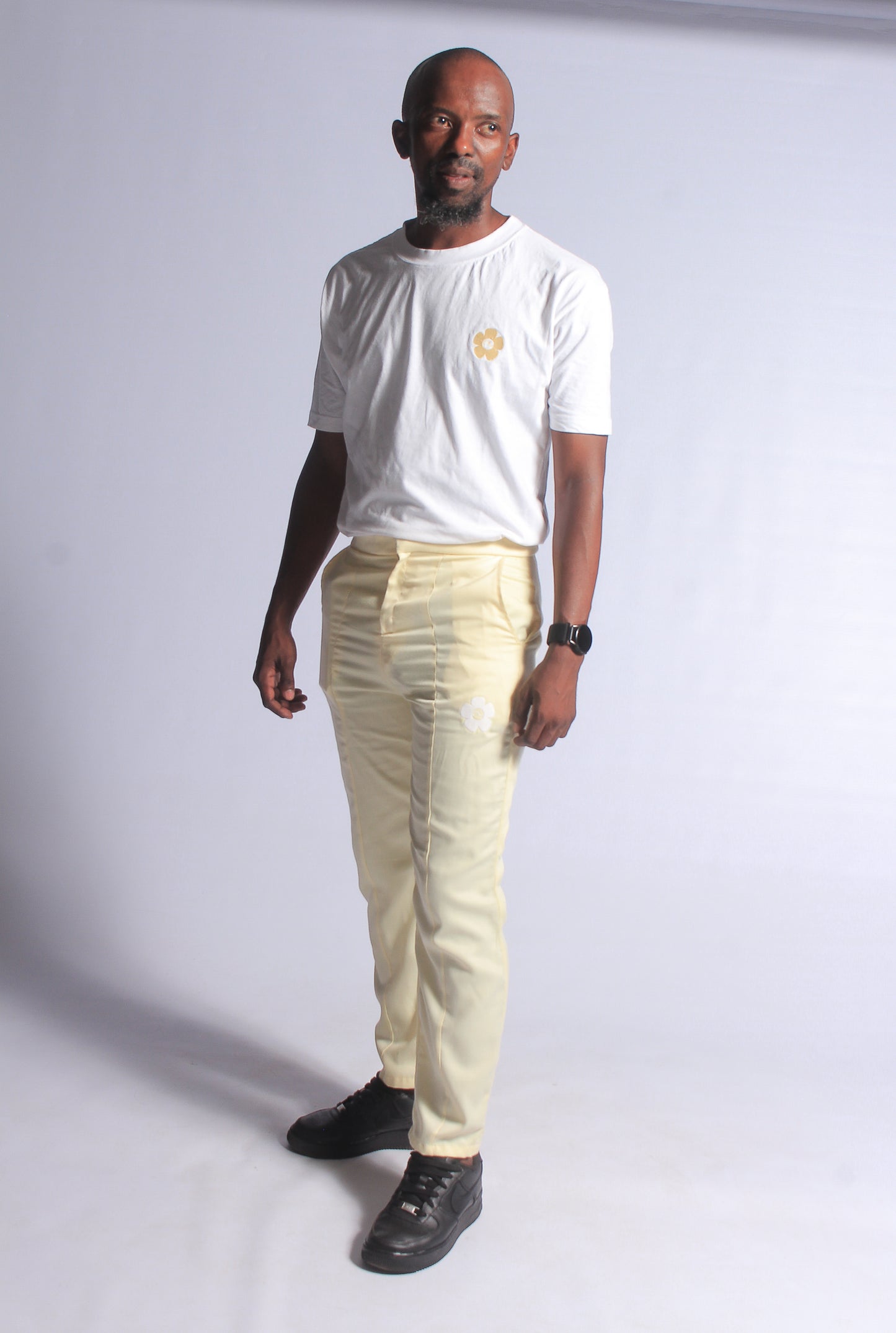 Semiformal Pants & light T-shirt